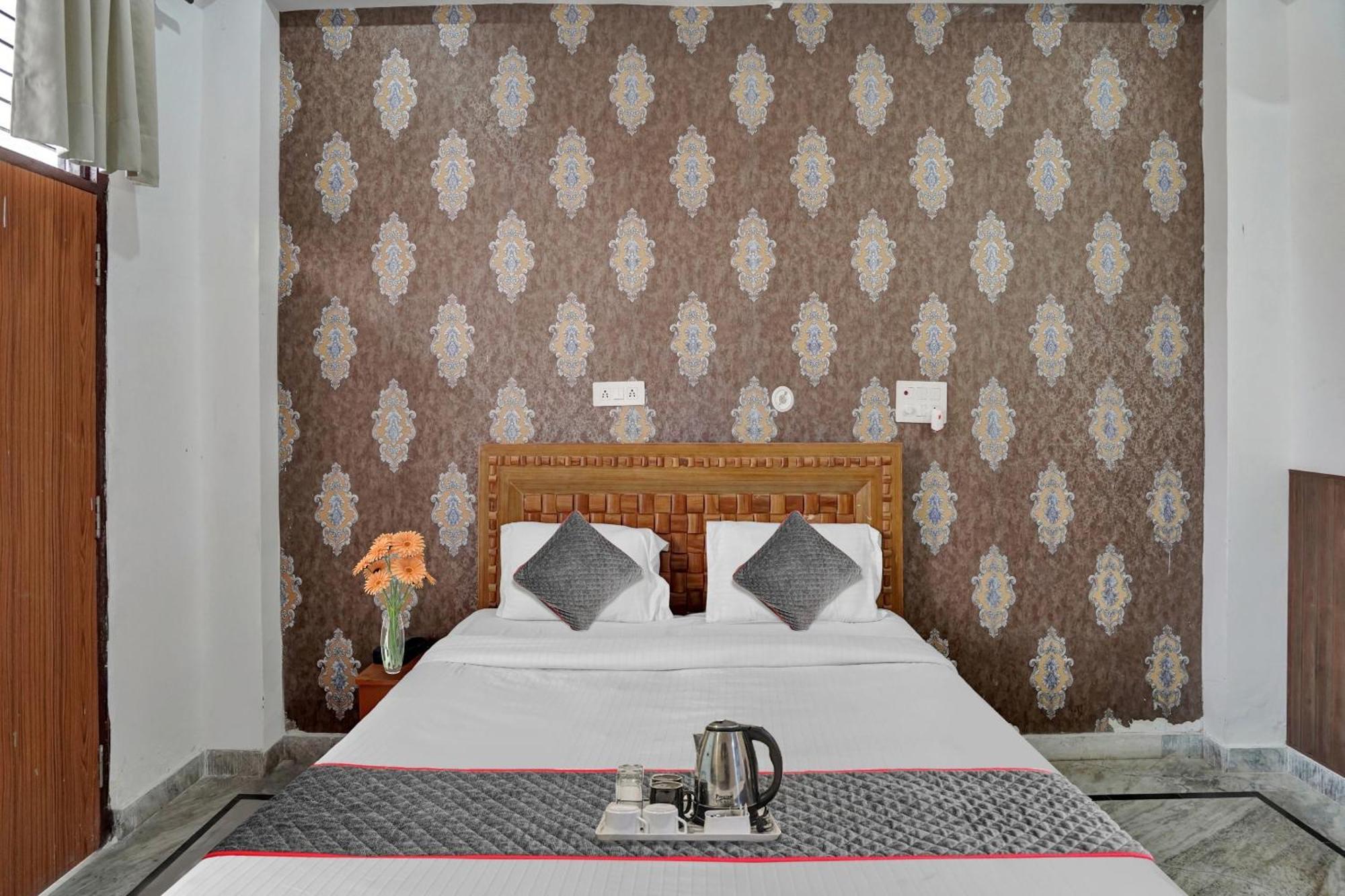 Collection O Samira Residency Near Botanic Garden Of Indian Republic Hotell Noida Eksteriør bilde