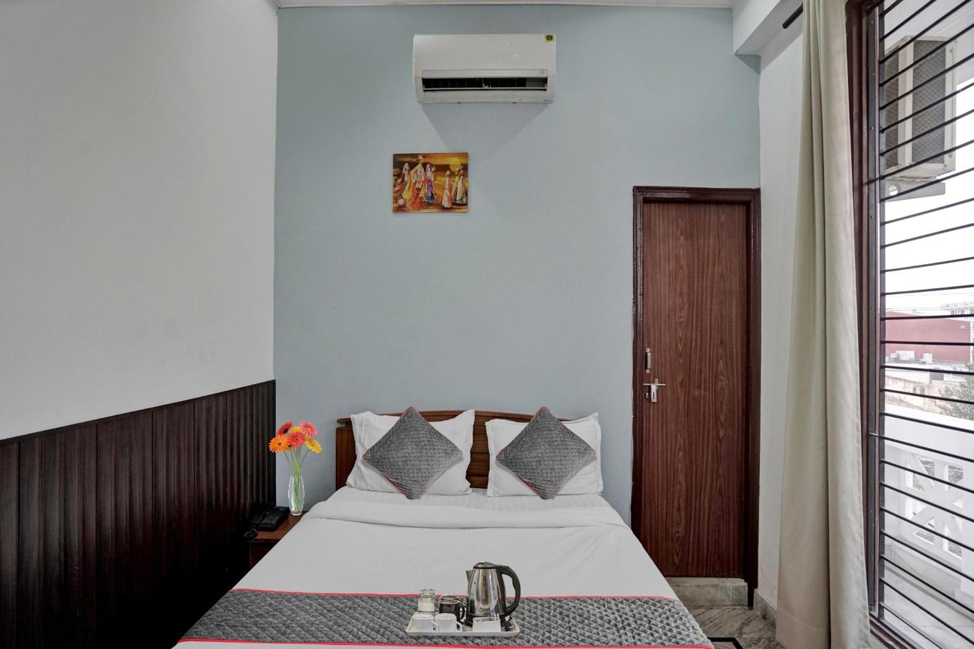 Collection O Samira Residency Near Botanic Garden Of Indian Republic Hotell Noida Eksteriør bilde