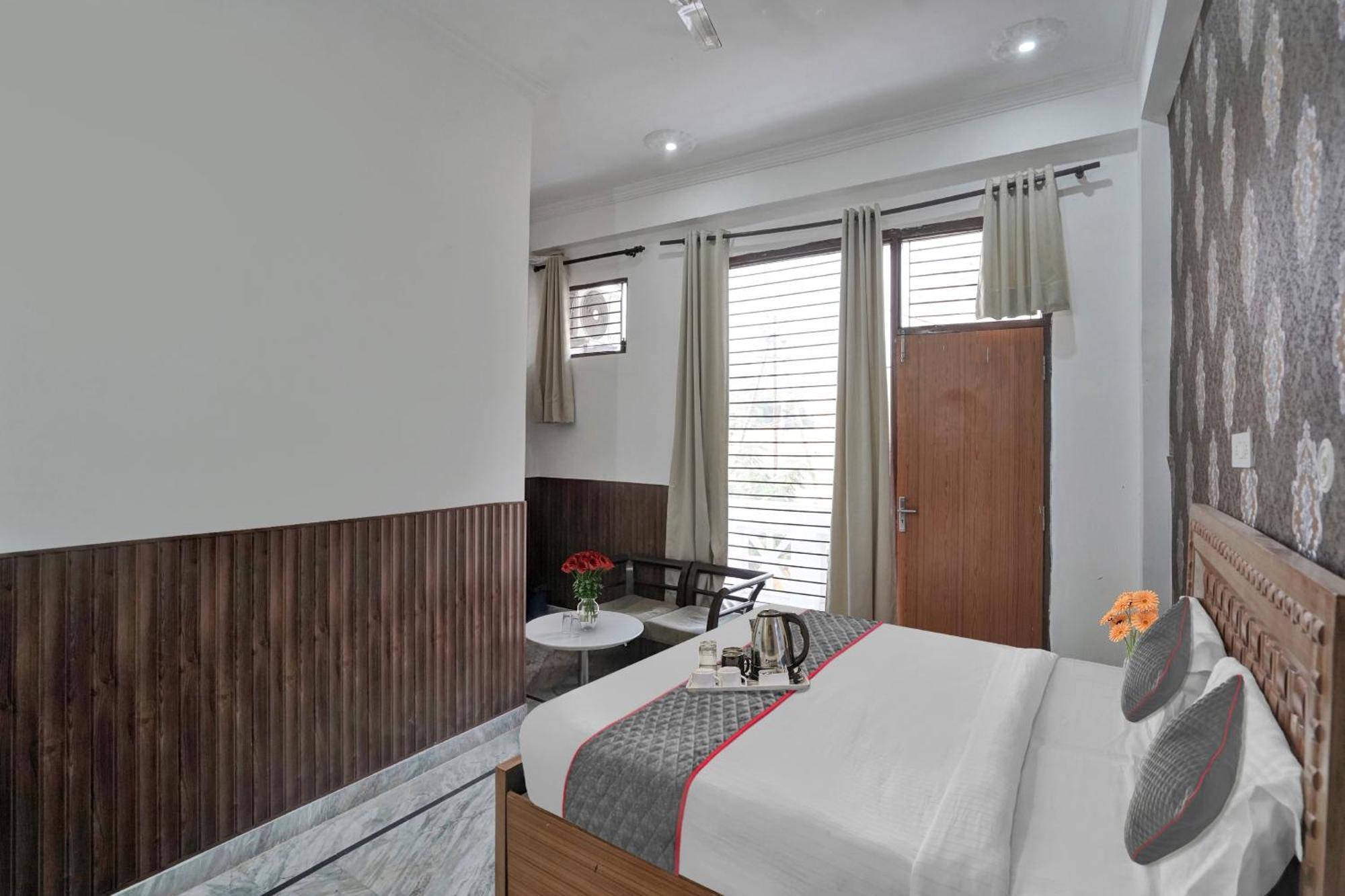 Collection O Samira Residency Near Botanic Garden Of Indian Republic Hotell Noida Eksteriør bilde