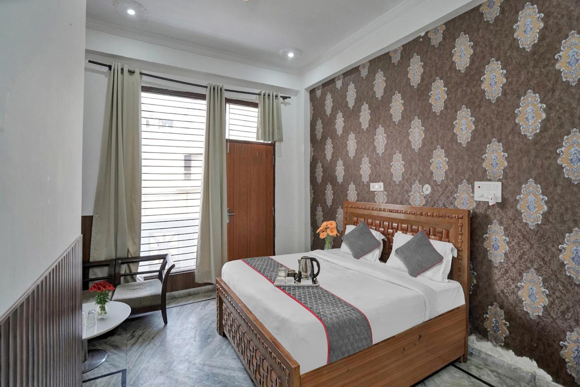 Collection O Samira Residency Near Botanic Garden Of Indian Republic Hotell Noida Eksteriør bilde
