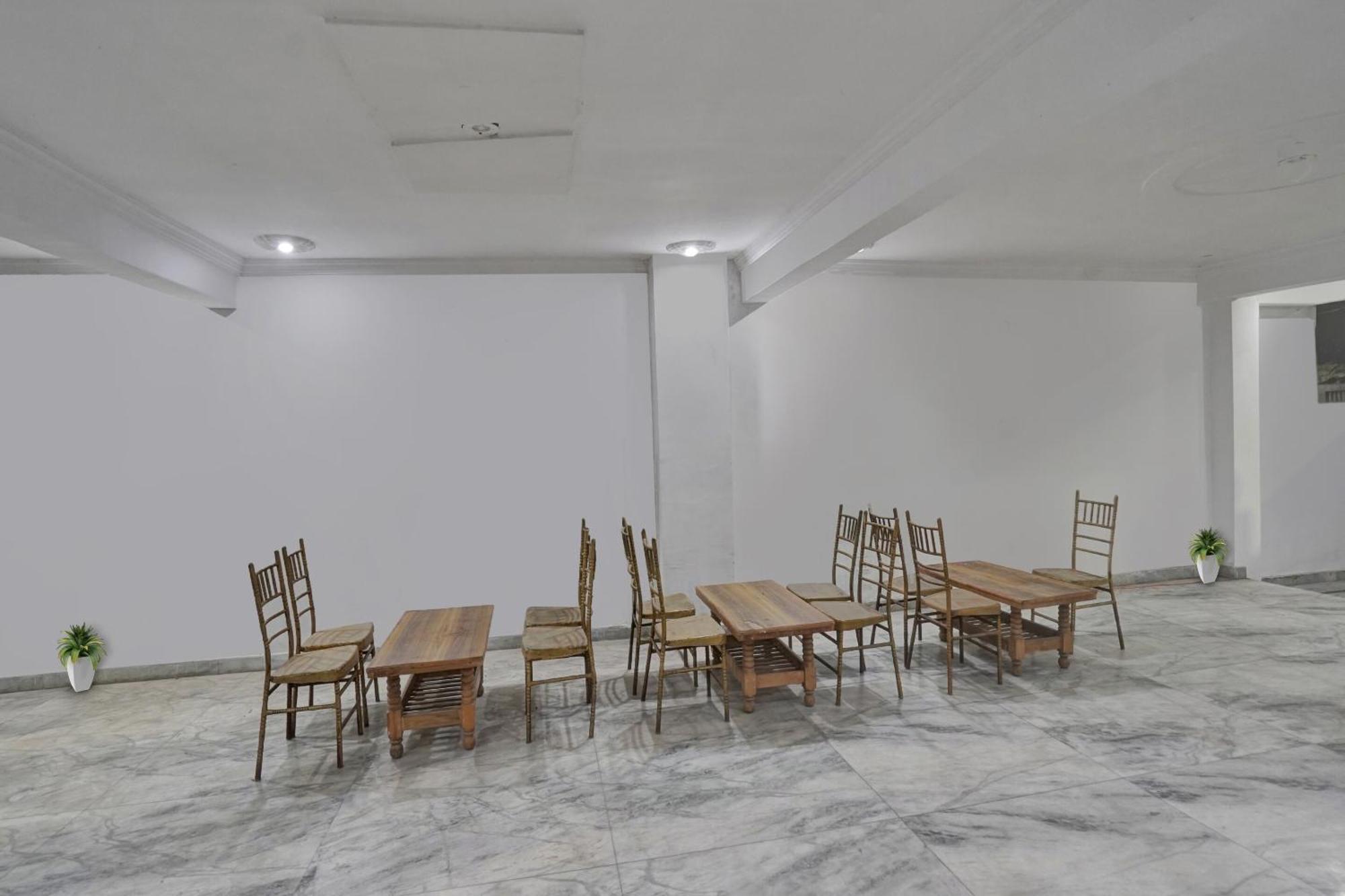Collection O Samira Residency Near Botanic Garden Of Indian Republic Hotell Noida Eksteriør bilde
