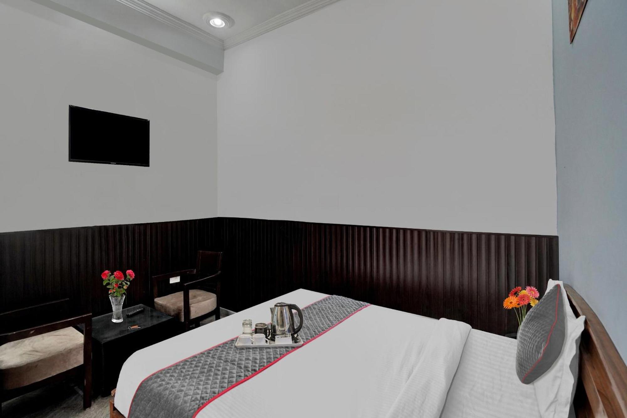 Collection O Samira Residency Near Botanic Garden Of Indian Republic Hotell Noida Eksteriør bilde