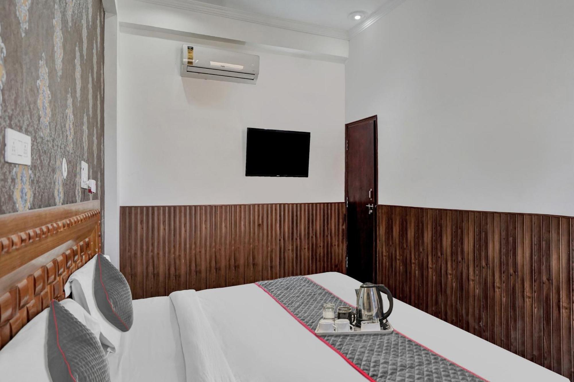Collection O Samira Residency Near Botanic Garden Of Indian Republic Hotell Noida Eksteriør bilde